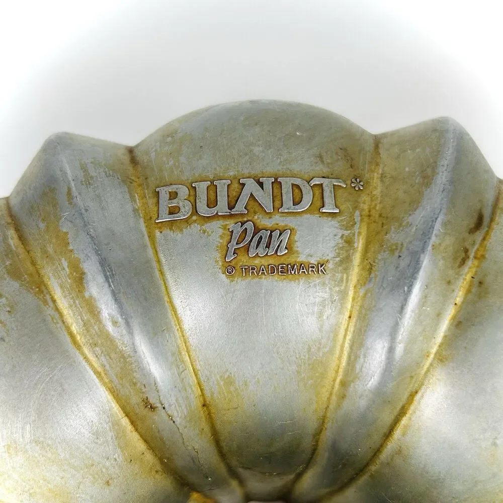 VTG Original Bundt Brand Northland Heavy Aluminum Fluted Tube Cake Pan USA 10 in